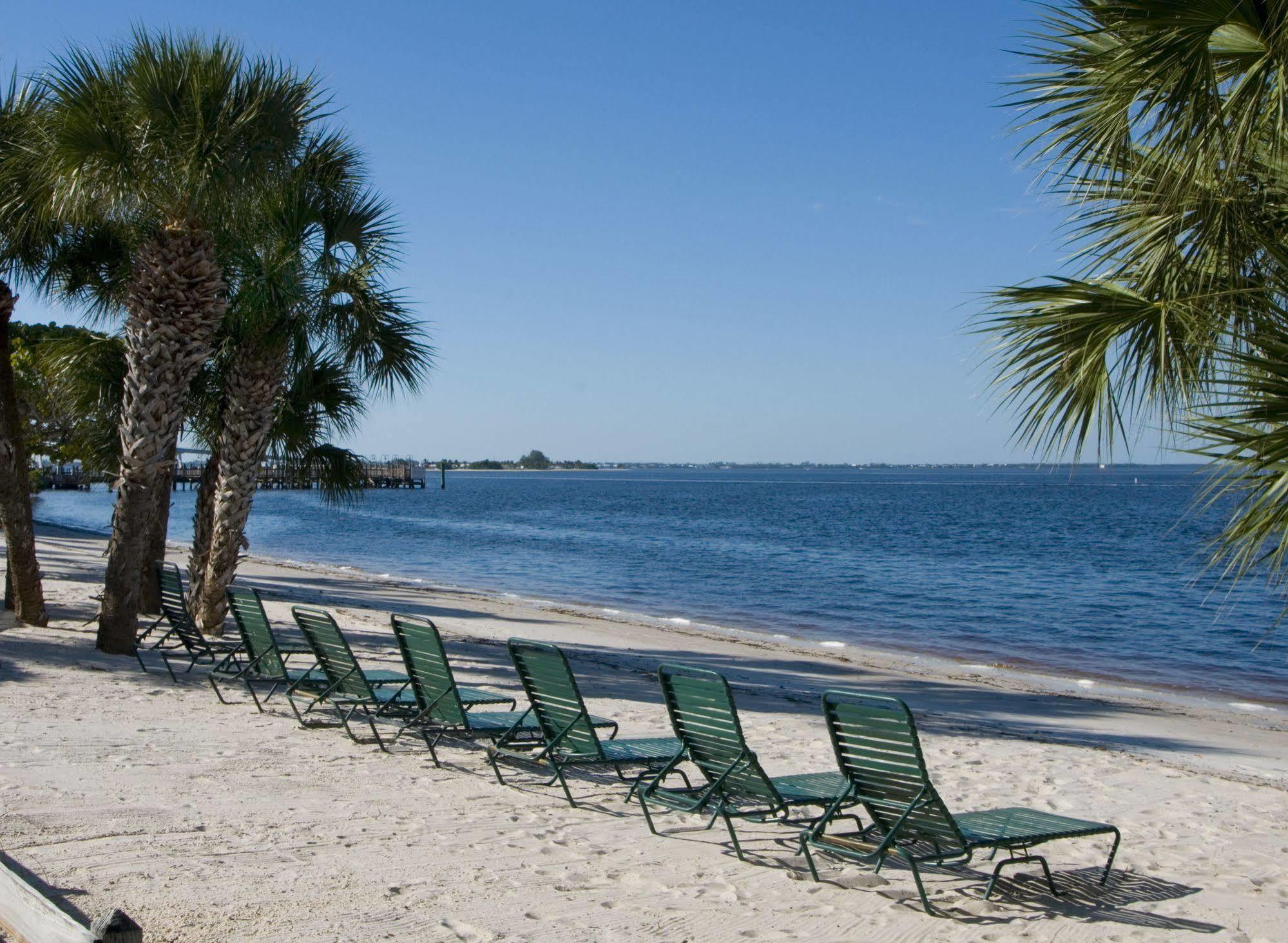 Harbour - Myers / Sanibel Gateway
